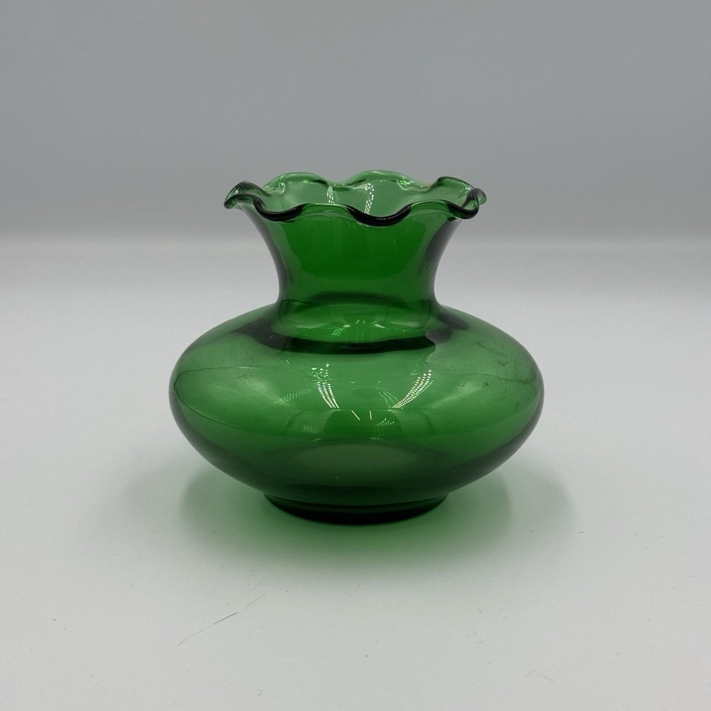 Anchor Hocking Green‎ Glass Vase Ruffled Rim Small Vintage 3"